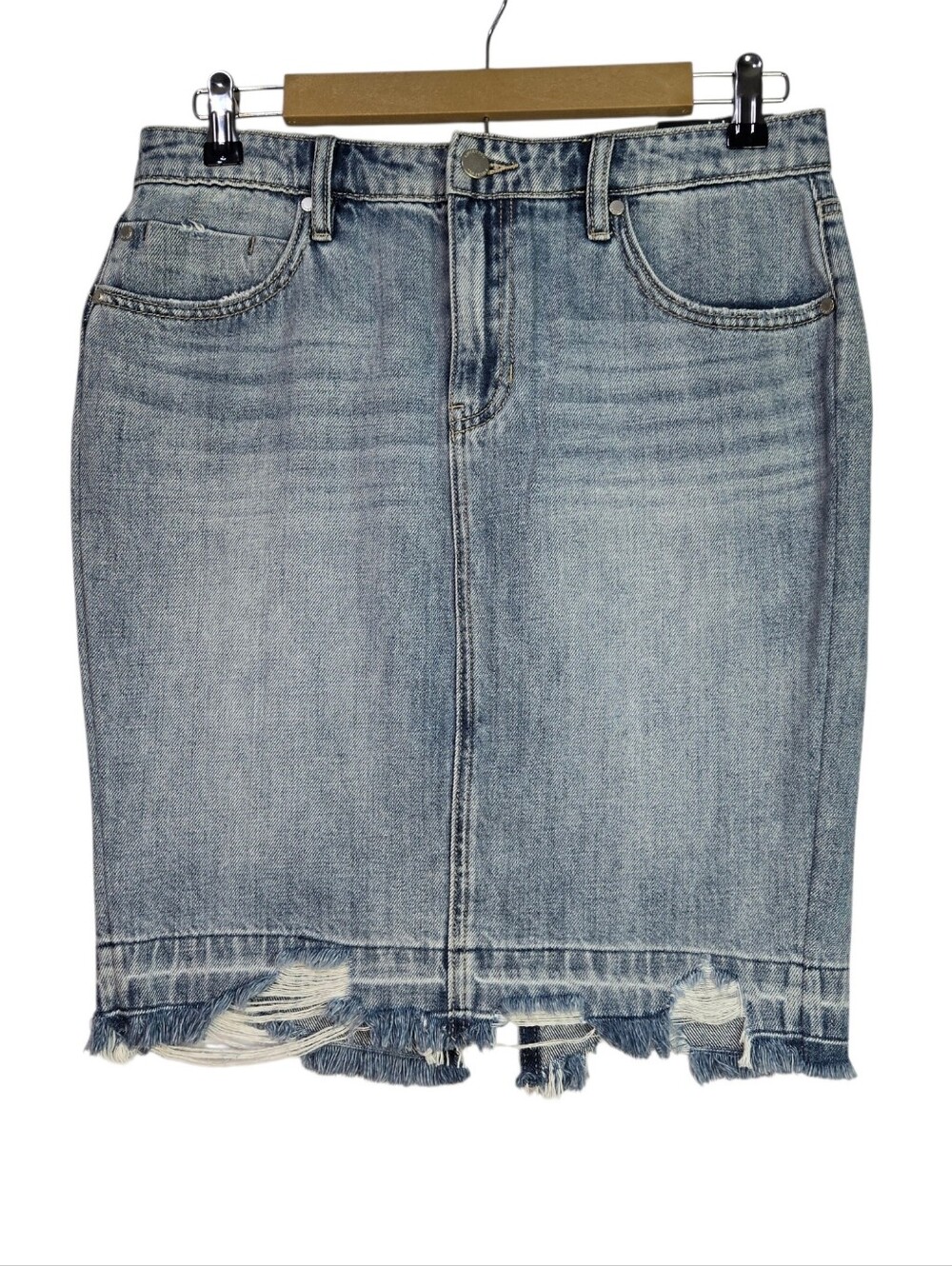 Liverpool Size 6/28 Light Wash Distressed Denim Skirt NWT